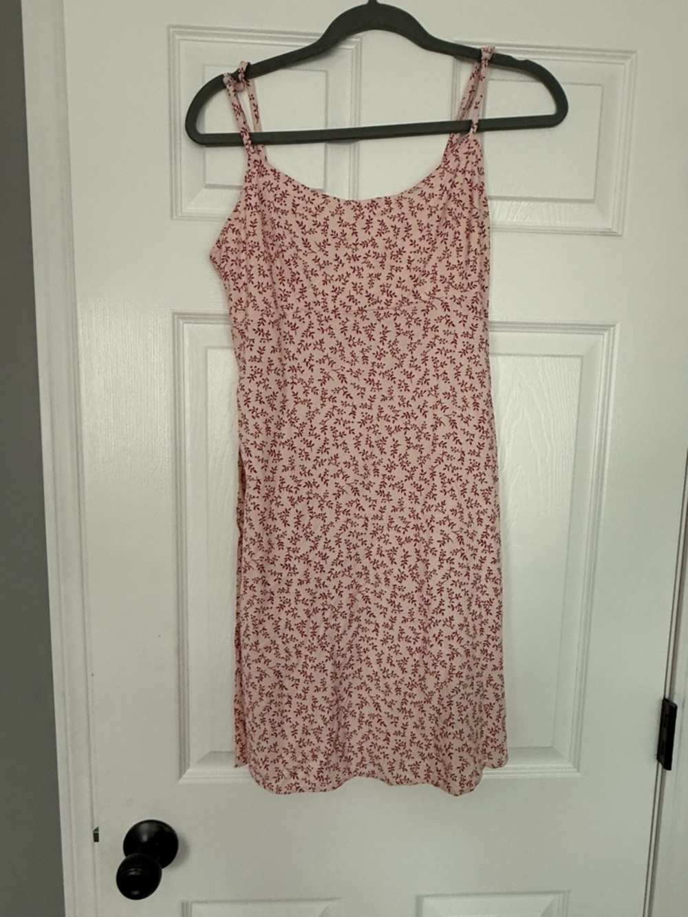 Brandy Melville, pink floral dress-os